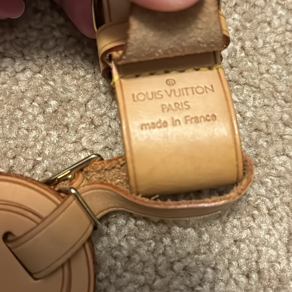 Louis Vuitton - Picture 4 of 11